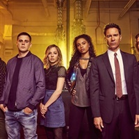 Travelers  | Netflix