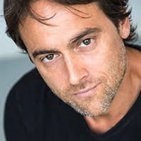 Stuart Townsend  | Wikipedia